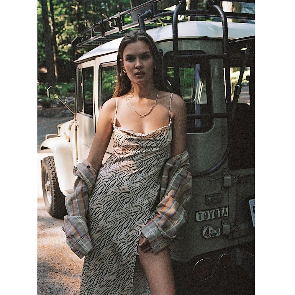 NWT for love and lemons josselyn midi dress 🐯